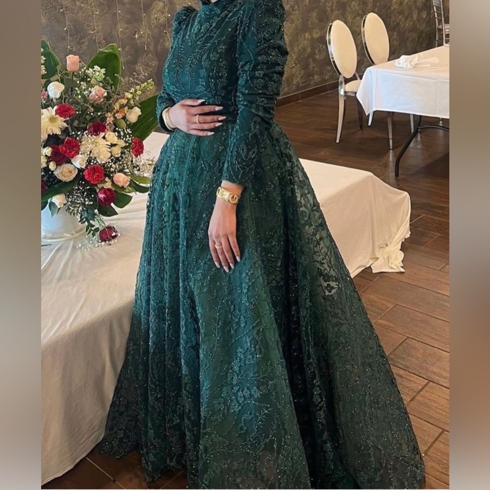 NWT beautiful Forrest Green gown